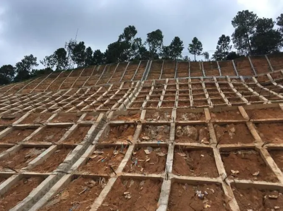 邊坡變形監測